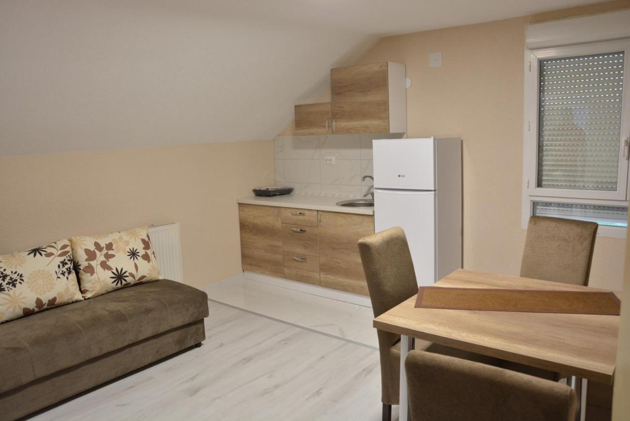 Garden Apartmani Ягодина Екстер'єр фото